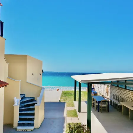 Willa Beachfront Bellevue By Dadovillas