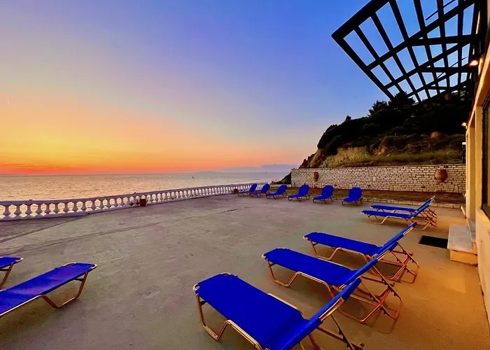 Beachfront Bellevue By Dadovillas Ájosz Sztéfanosz