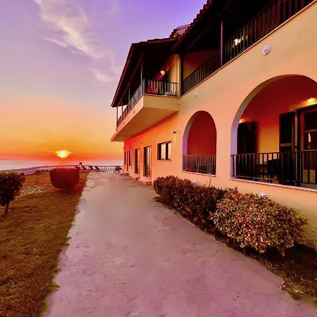 Beachfront Bellevue By Dadovillas Агиос Стефанос