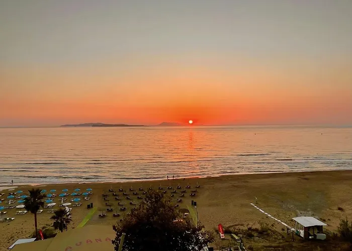 Beachfront Bellevue By Dadovillas *