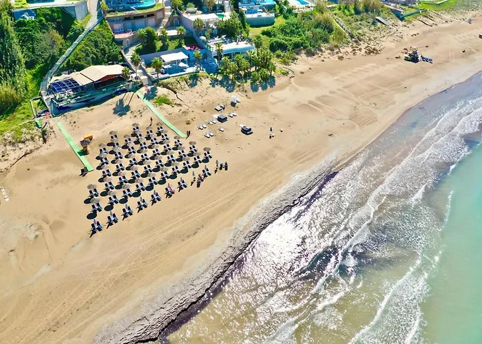 Beachfront Bellevue By Dadovillas * Агиос Стефанос