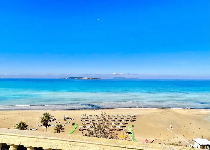 Beachfront Bellevue By Dadovillas