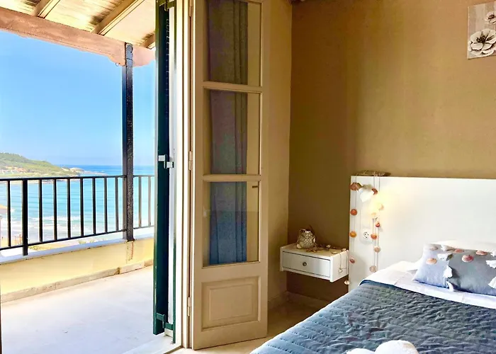 Beachfront Bellevue By Dadovillas Агиос Стефанос