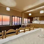 Beachfront Bellevue By Dadovillas *
