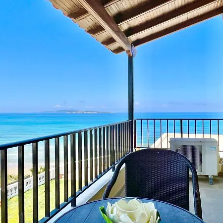 Beachfront Bellevue By Dadovillas Willa
